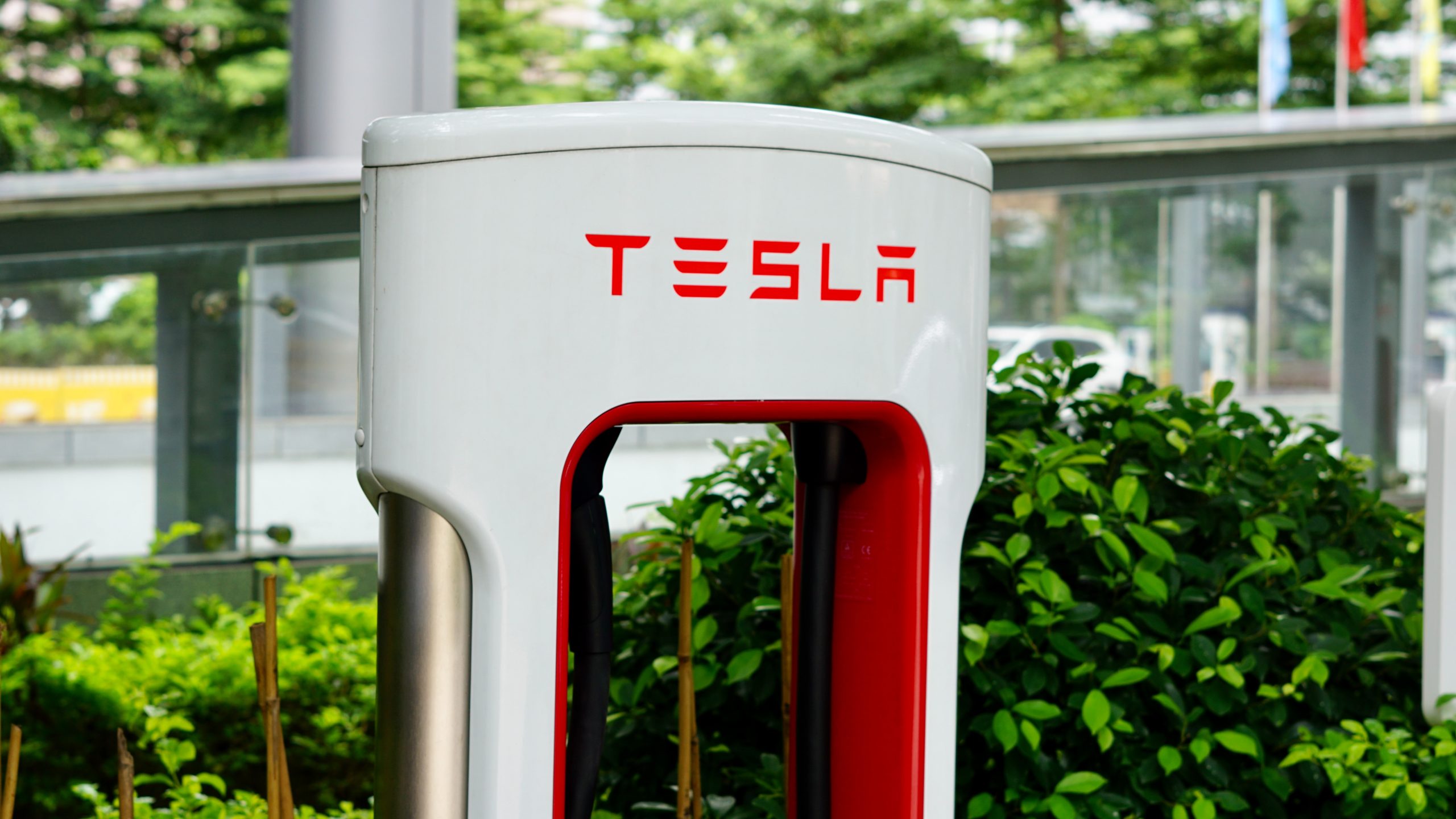 Borne de supercharge Tesla pour notre service de VTC rennes